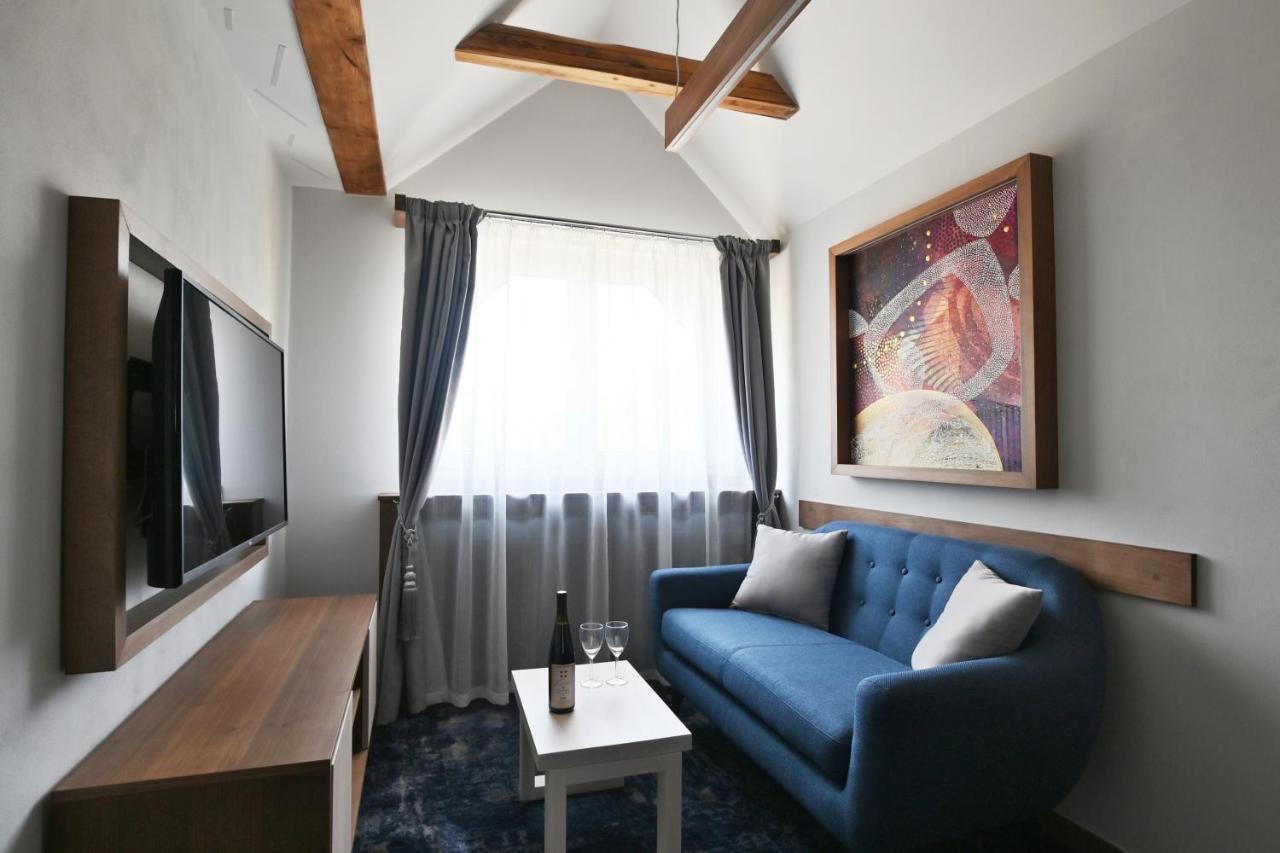 Apartmany Spessart 霍穆托夫 外观 照片
